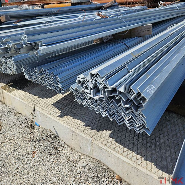 Уголок оцинкованный 125x80х8 мм ГОСТ 8510-93